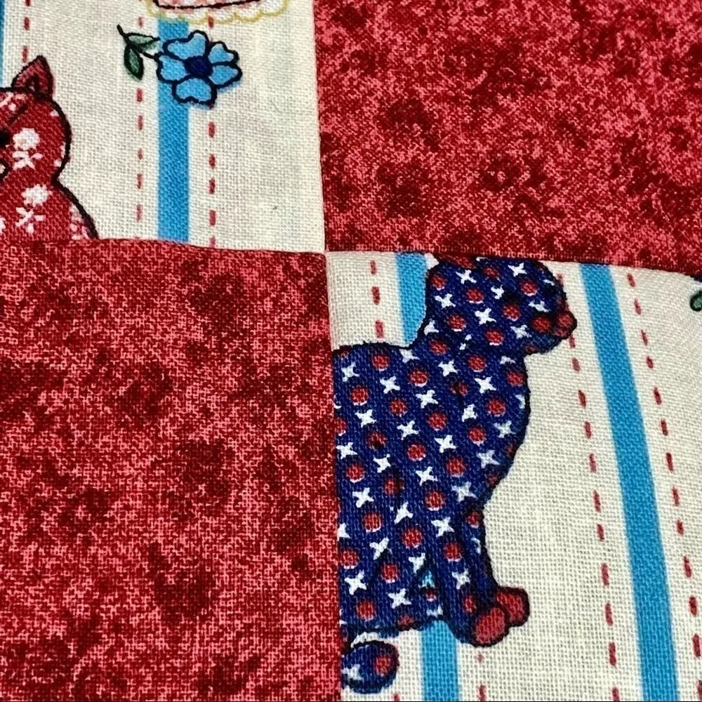 Handmade NWT cat themed baby or lap quilt 43” X 38”